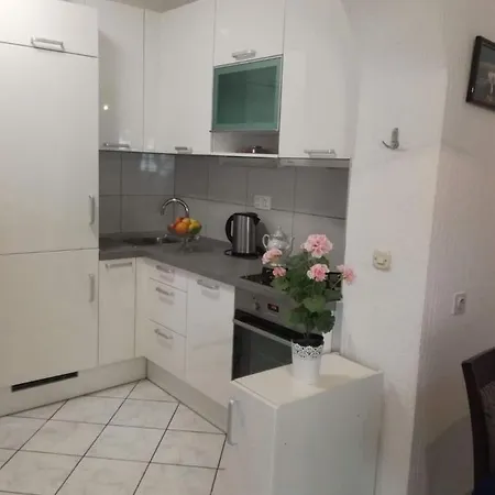 Apartments Mar - 10 M From Sea Apartment *