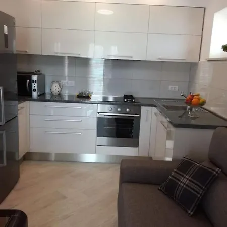 Apartments Mar - 10 M From Sea Apartment Pag Town