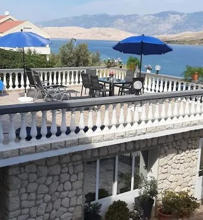 Apartments Mar - 10 M From Sea Apartment Pag Town