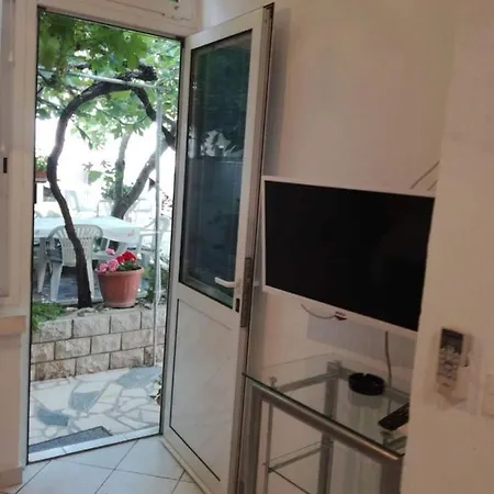 Apartments Mar - 10 M From Sea Apartment